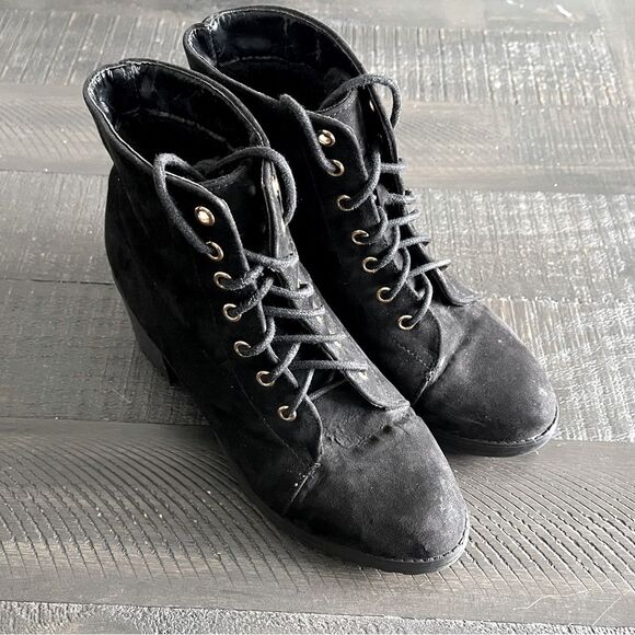 Sinsay Black Lace-Up Heeled Ankle Boots | Faux Suede Size 8.5 - Picture 1 of 10